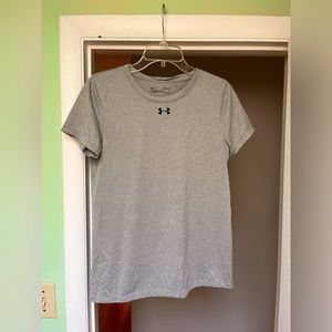 Under Armour “Heatgear” T-Shirt- NWT, never worn. Size Medium